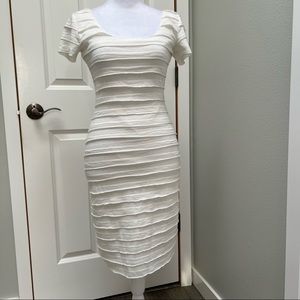 MAX STUDIO SHORT SLEEVE TIERED BODYCON DRESS CREAM XS NWT